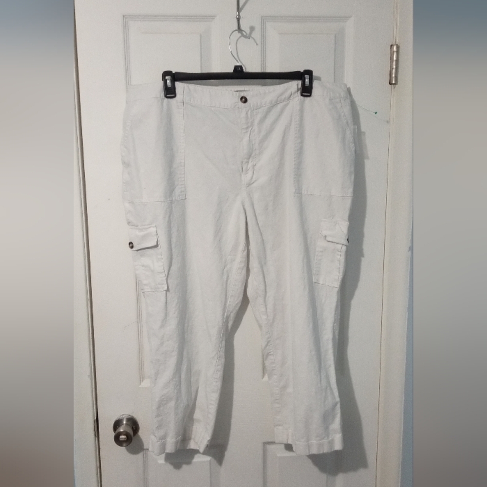 Falls Creek Women's Light Cargo Capris